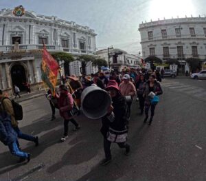 protesta con ollas vacías